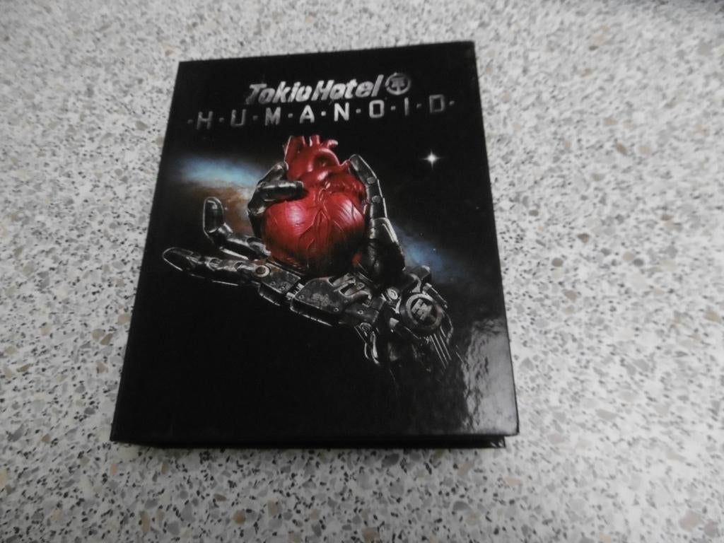 Tokyo Hotel Humanoid Super Box CD+DVD+FLAG, Ophalen, Gebruikt, Boxset