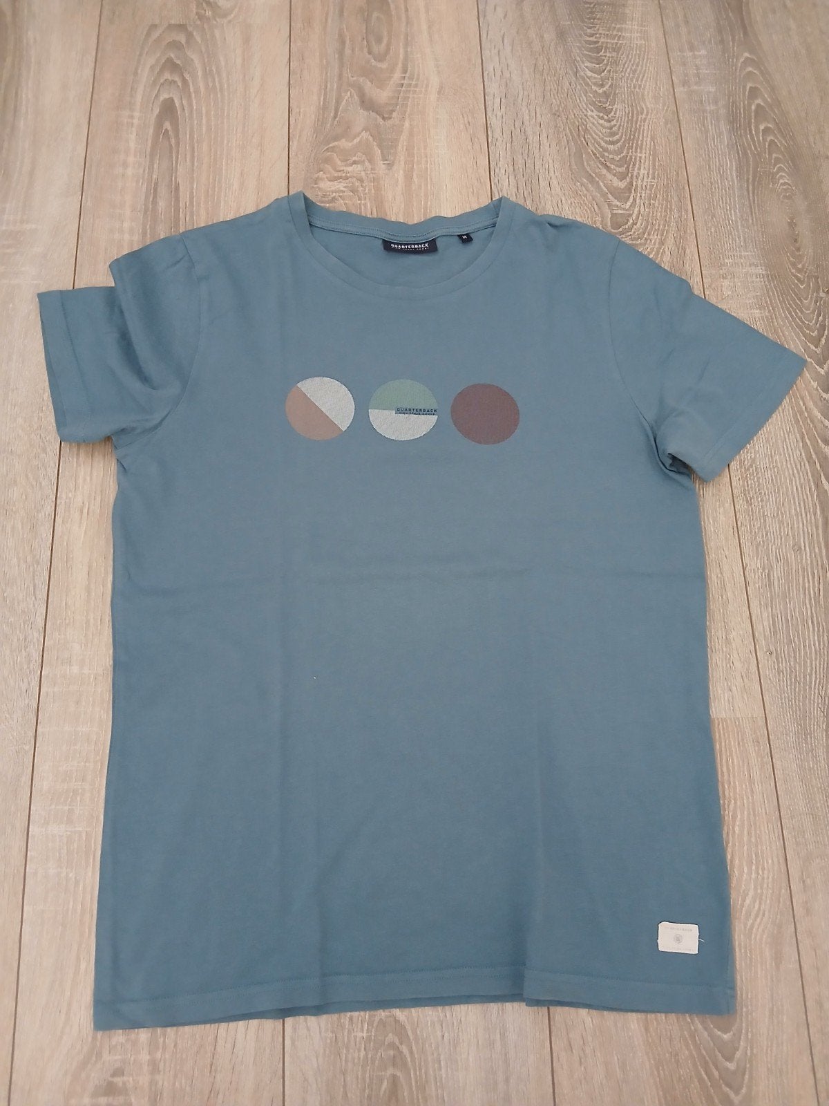 Blauw mannenshirt met 3 bollen als print, Kleding | Heren, T-shirts, Nieuw, Ophalen of Verzenden, Quarterback, Maat 48/50 (M)