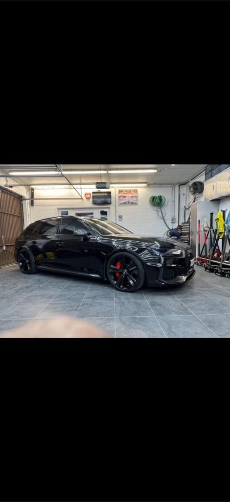 AUDI RS4-Full option-Ceramic Brakes/Carbon exterieur pakket, Auto's, Audi, Automaat, Zwart, Leder, Dealer onderhouden