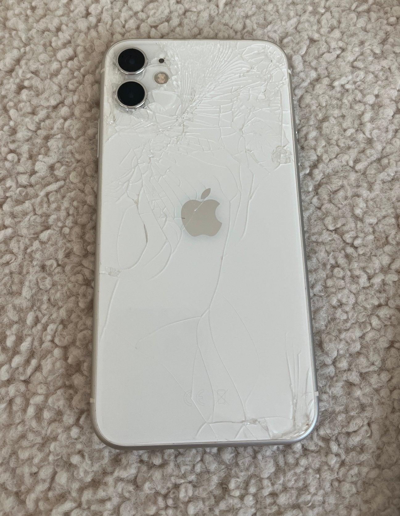 Iphone 11 voor onderdelen, Telecommunicatie, Mobiele telefoons | Apple iPhone, Wit, 32 GB, Zonder abonnement, IPhone 11