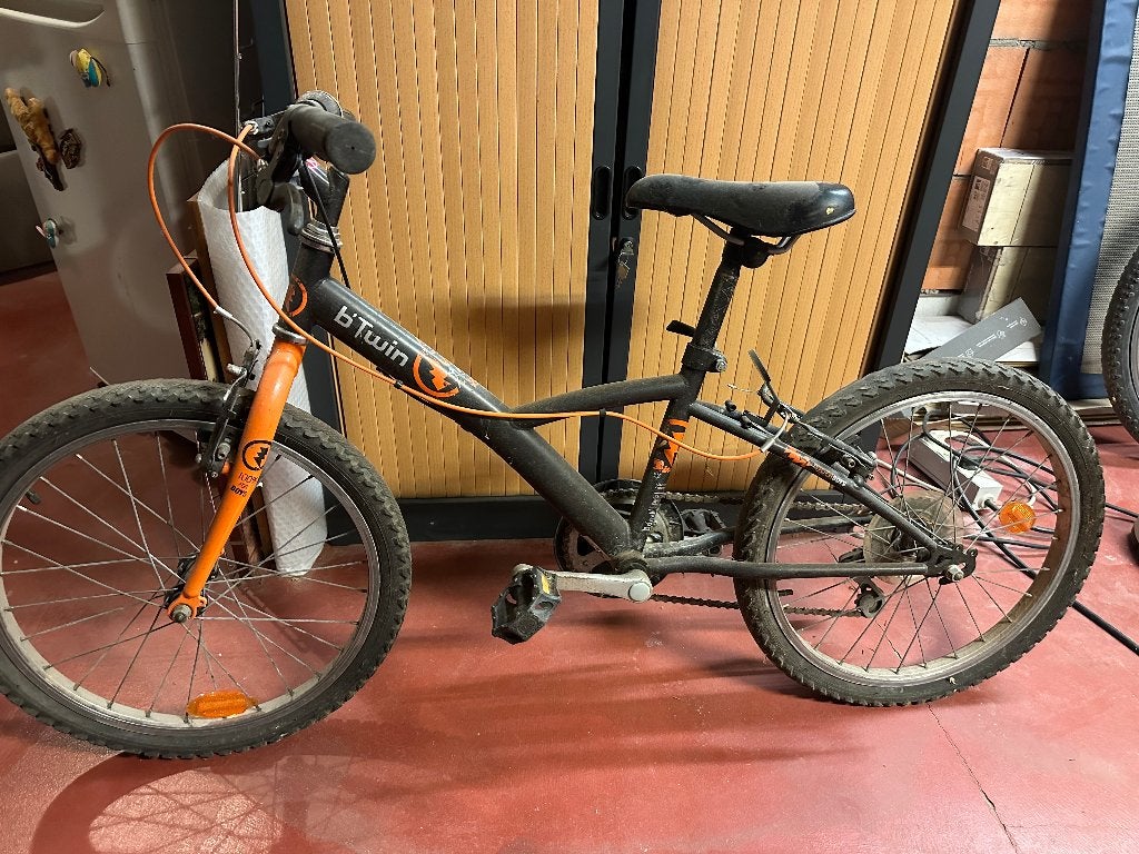 B'Twin Racing Boy 2 — 20 inch kinderfiets, Fietsen en Brommers, Fietsen | Kinderfietsjes, Ophalen, Gebruikt, Velgrem, BTwin Décathlon