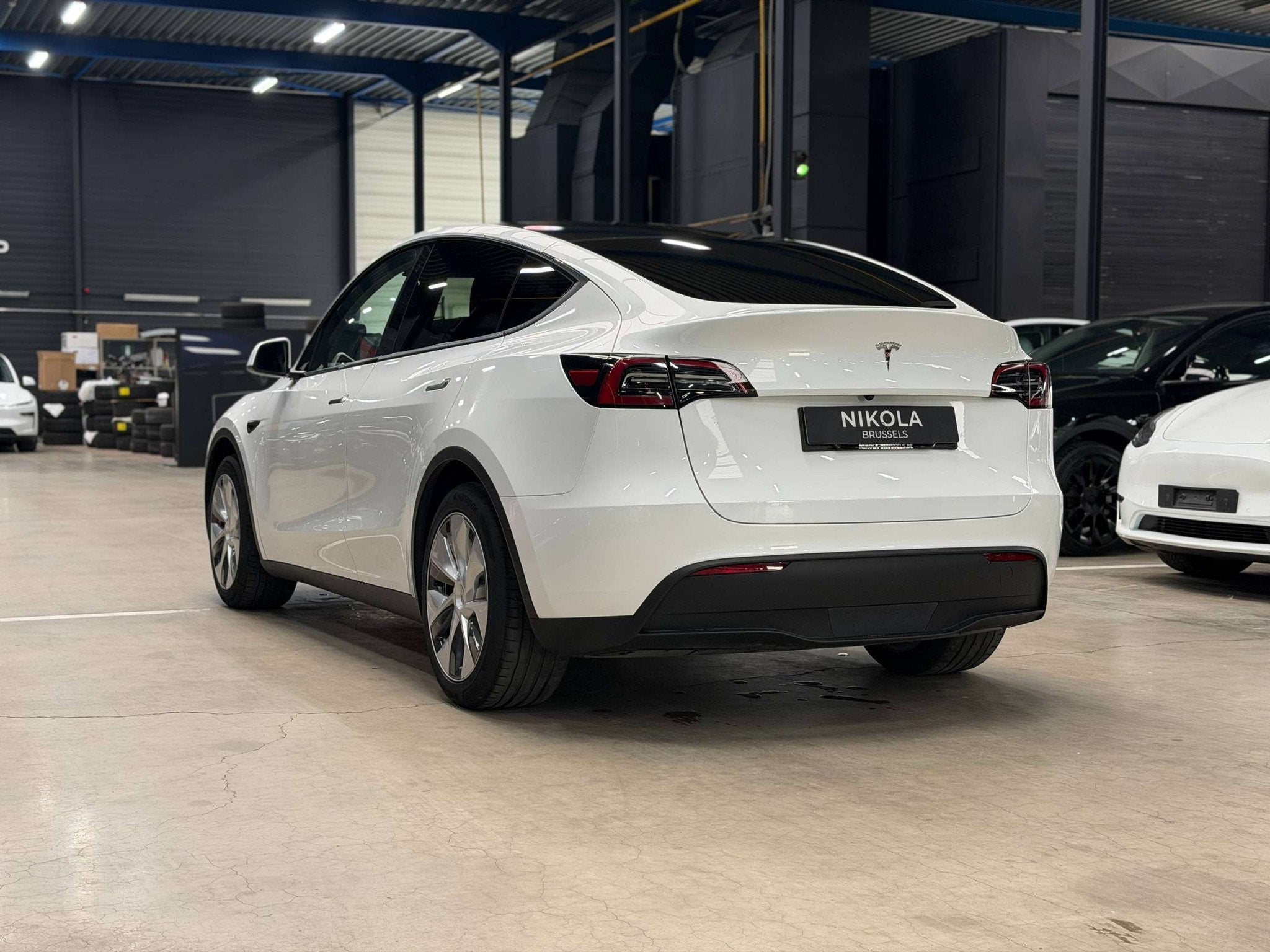 Tesla Model Y REAR WHEEL DRIVE - HIGHWAY AUTOPILOT, https://public.car-pass.be/vhr/e5e45912-eff7-4cf1-a1b5-38ea8a08beab, Achterwielaandrijving