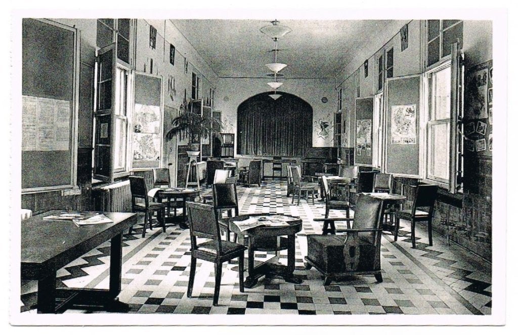 Lot van 2 Vintage Postkaarten - Militair Hospitaal Oostende, Ophalen, 1920 tot 1940, Ongelopen, West-Vlaanderen