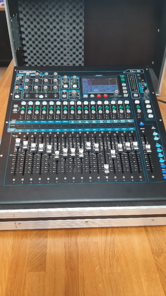 Table de mixage numérique Allen&Heath Qu-16, Muziek en Instrumenten, Ophalen, Gebruikt, 10 tot 20 kanalen