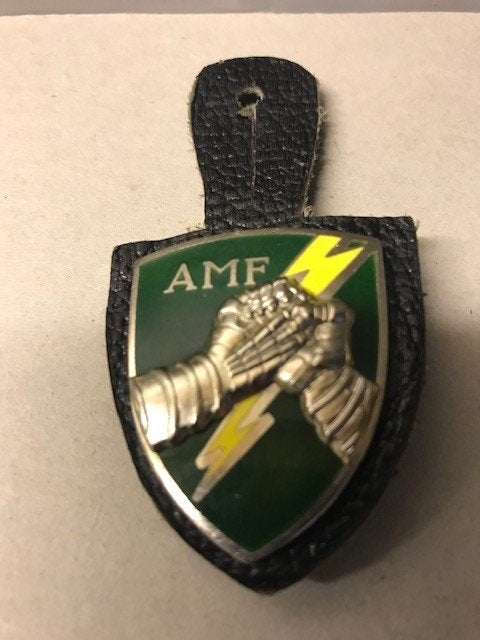 Cintre pour sac de poitrine Paracommando, Collections, Objets militaires | Général, Armée de terre, Enlèvement ou Envoi