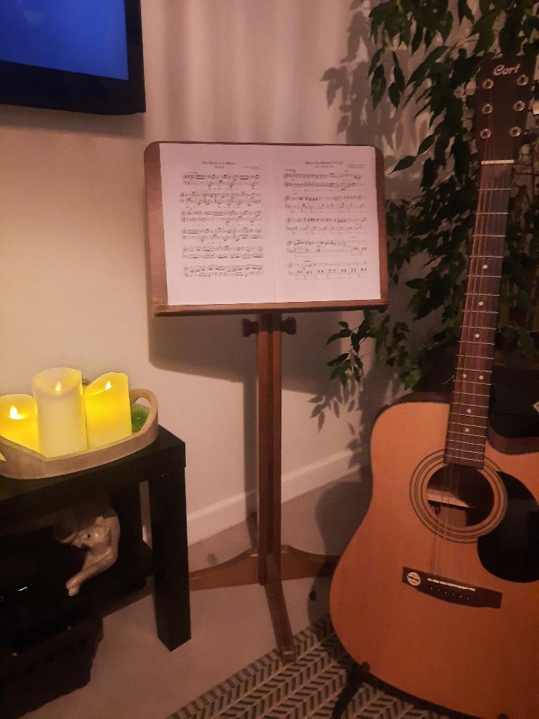 Mooie houten muziekpupiter, Ophalen, Zo goed als nieuw, Muziekstandaard