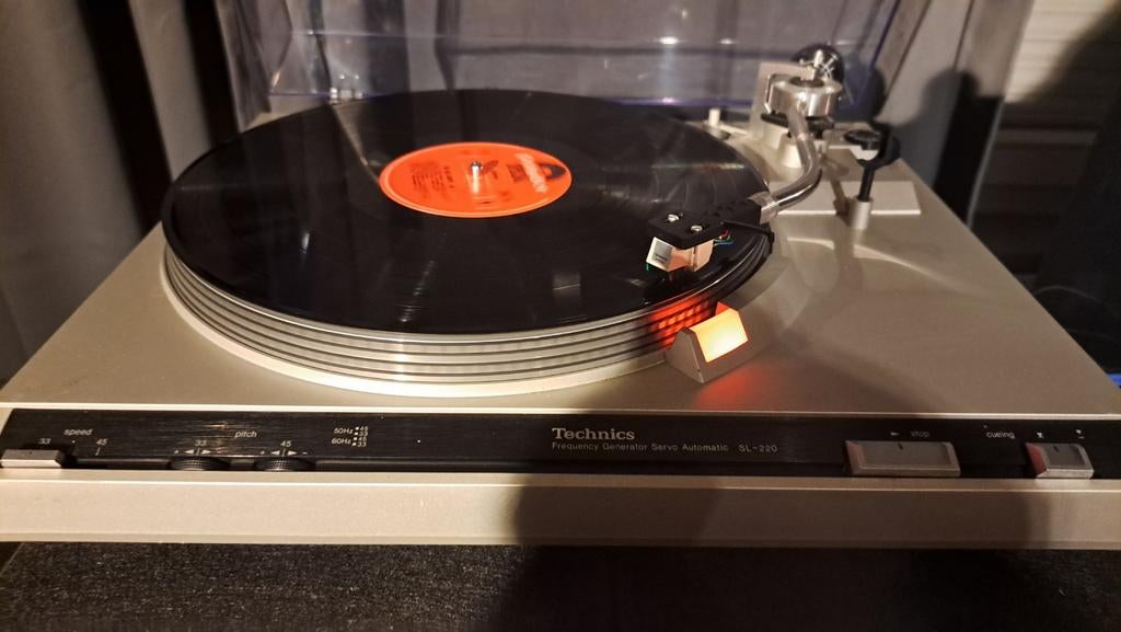 Technics sl-220 met origineel element en nieuwe naald., Ophalen, Technics