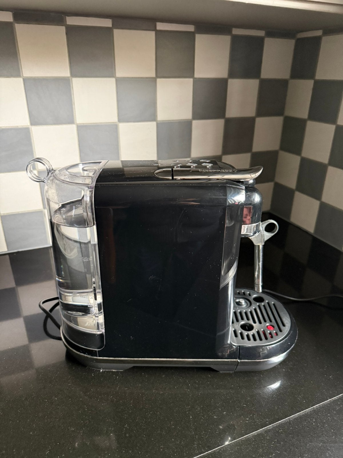Nespresso Creatista uno, Machine à espresso, Réservoir d'eau amovible, Dosettes et capsules de café, 1 tasse
