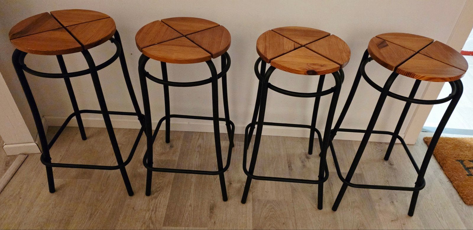 IKEA Agne krukken - set van 4 - hoogte 63 cm, Huis en Inrichting, Ophalen, Met voetsteun, Zo goed als nieuw, 4 krukken