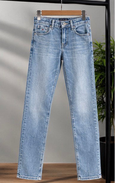 Jean Tommy Hilfiger bleu clair coupe droite – Taille 140cm, Enlèvement ou Envoi, Comme neuf, Bleu
