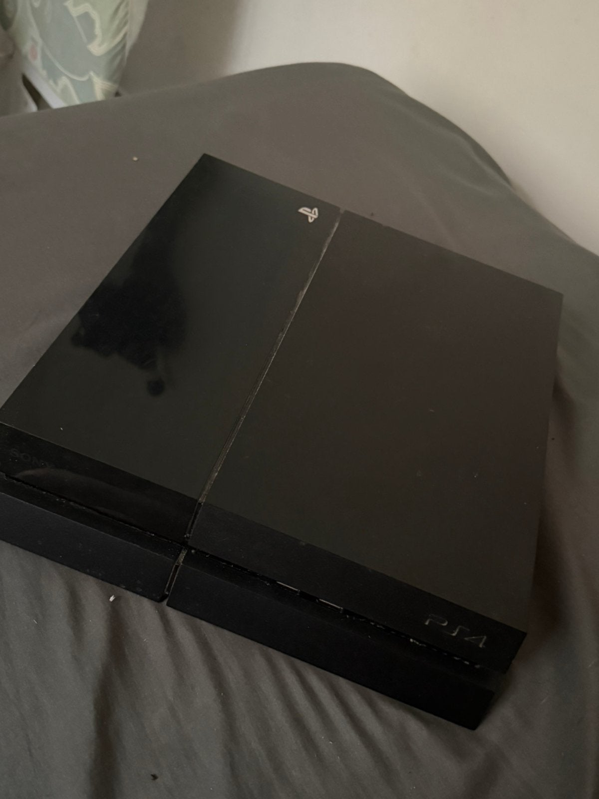 PS4 met 2 controllersalle kabels en gamesAfhalen in Mechelen, Games en Spelcomputers, Ophalen, Zo goed als nieuw, Met 2 controllers