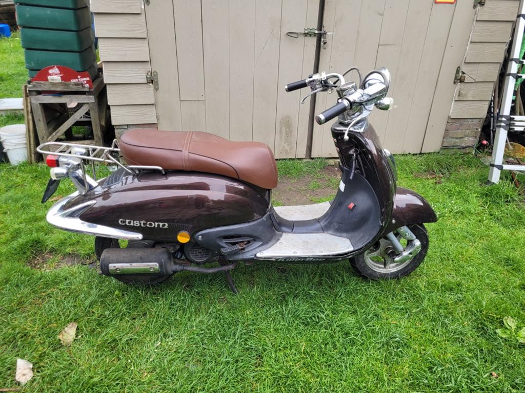 Retro Scooter killerbee custom, Fietsen en Brommers, Ophalen
