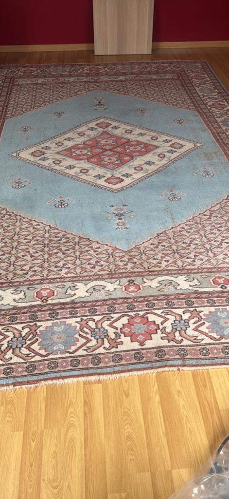 Een handgeknoopte tapijt, Huis en Inrichting, Ophalen, Gebruikt, Blauw, 200 cm of meer