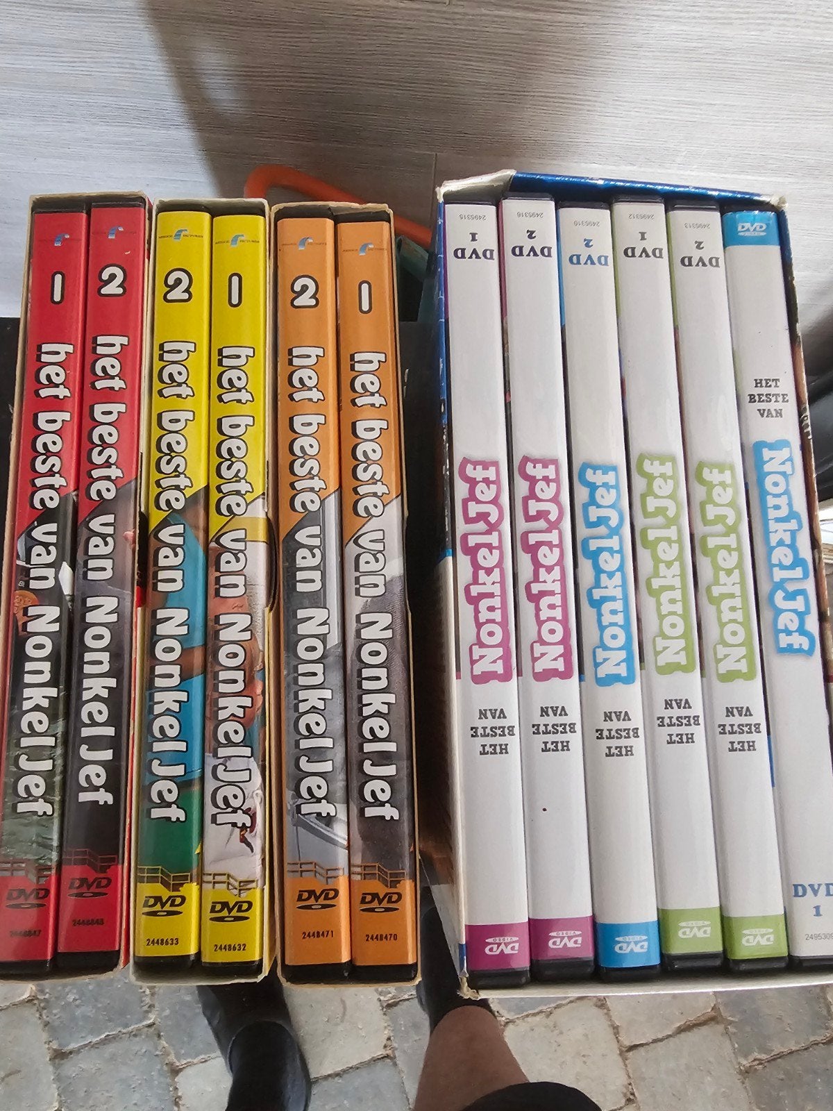 dvds vlaams nonkel jef, Ophalen