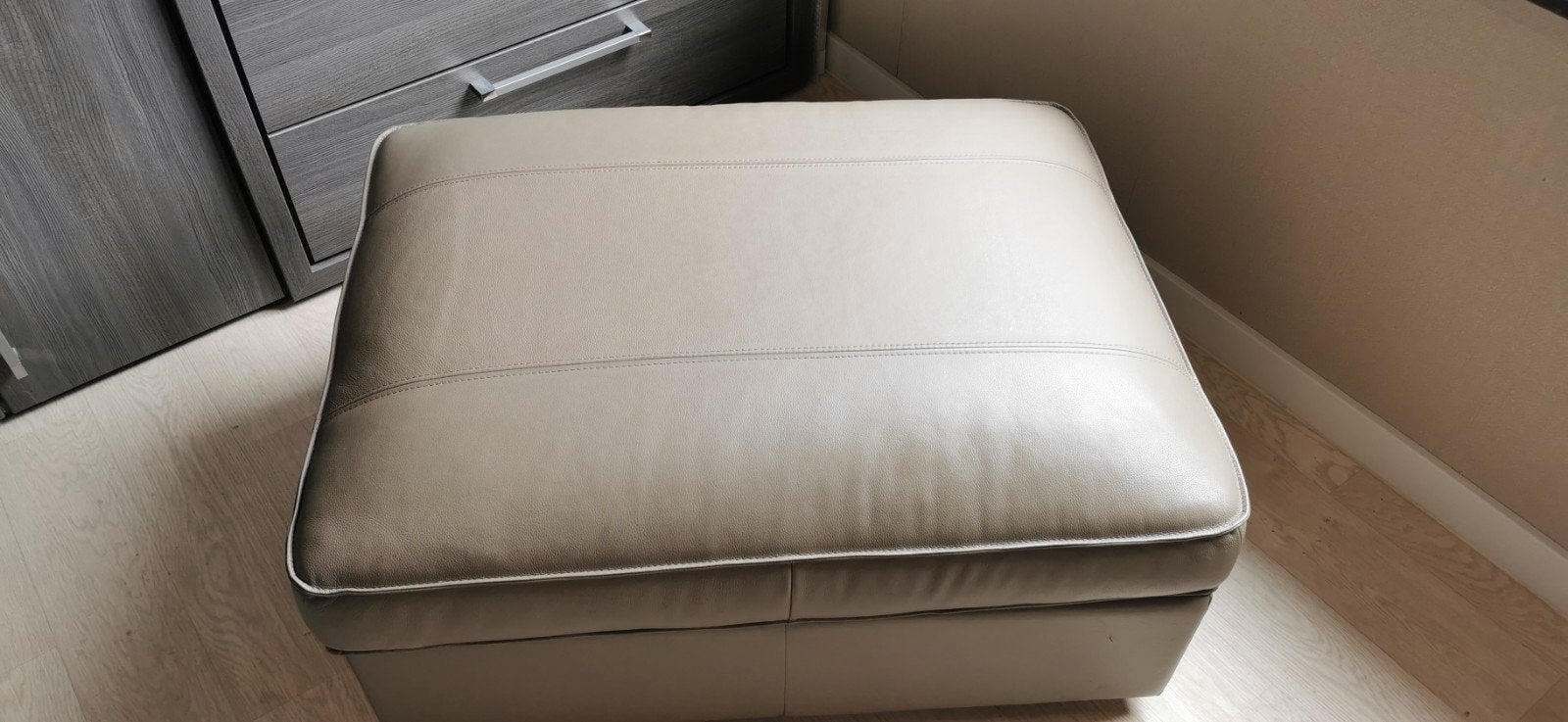 pouf en cuir, Maison & Meubles, Enlèvement, Comme neuf, Rectangulaire, Cuir