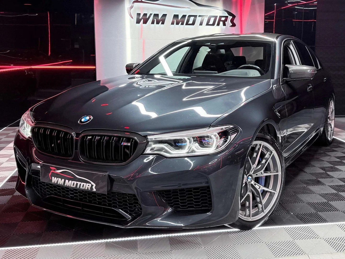 BMW M5 M5 4.4 V8 (automatique), Autos, Cuir, Argent ou Gris, 4395 cm³, Noir