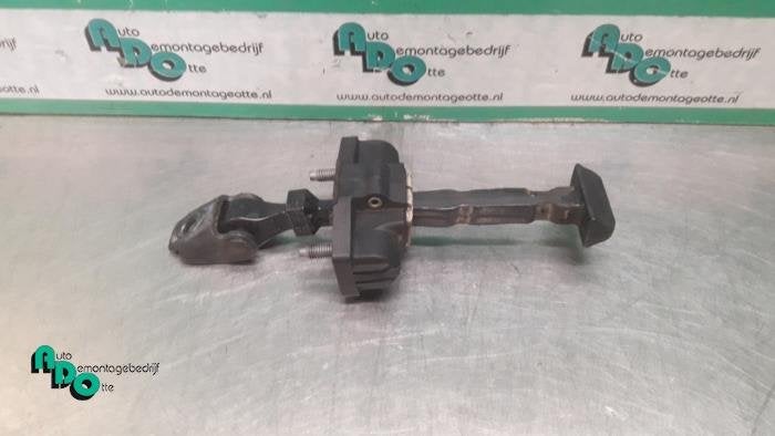 Butée 4portes arrière droite d'un Renault Captur (Captur 1, Autos : Pièces & Accessoires, Renault, -, 3 mois de garantie, Utilisé