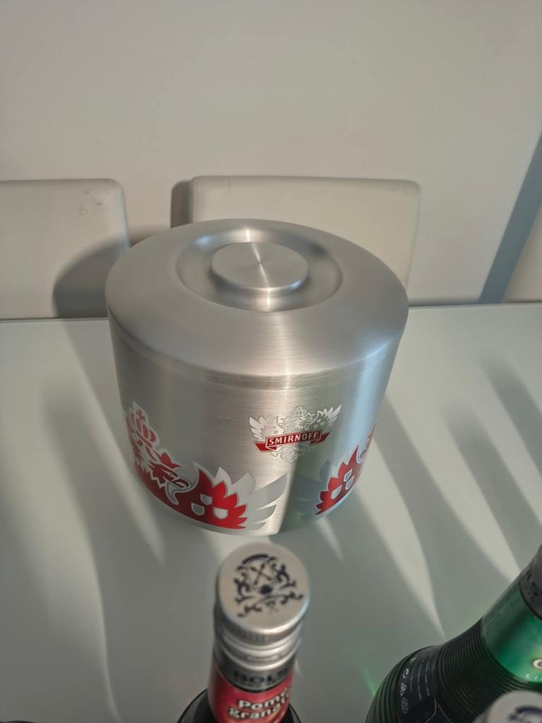 Smirnoff ijsemmer nieuw in doos, Huis en Inrichting, Emmers, Ophalen of Verzenden