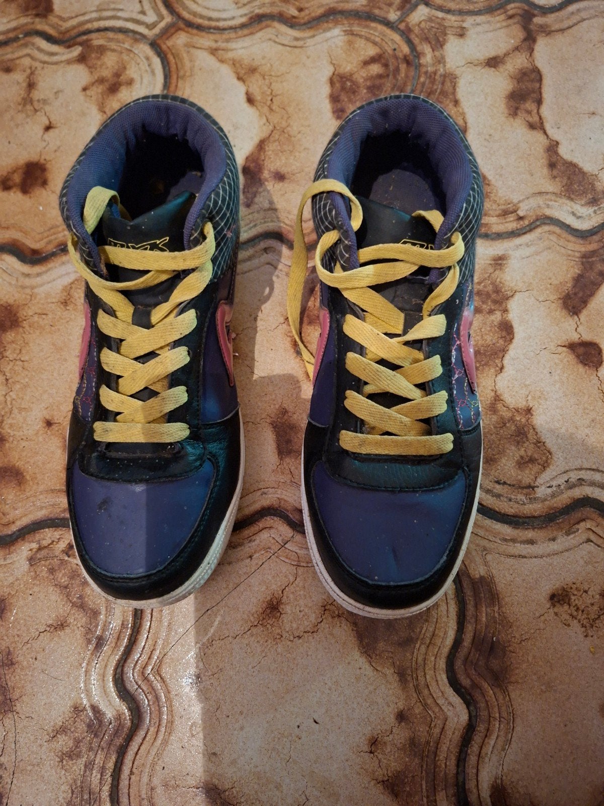 Belles baskets originales pointure 42, Enlèvement ou Envoi
