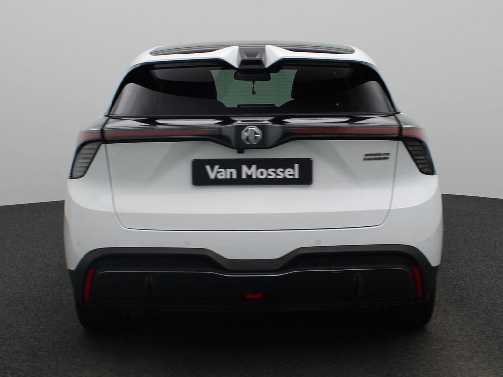 MG MG4 64 kWh Luxury, Auto's, MG, Automaat, Gebruikt, 1675 kg, Wit