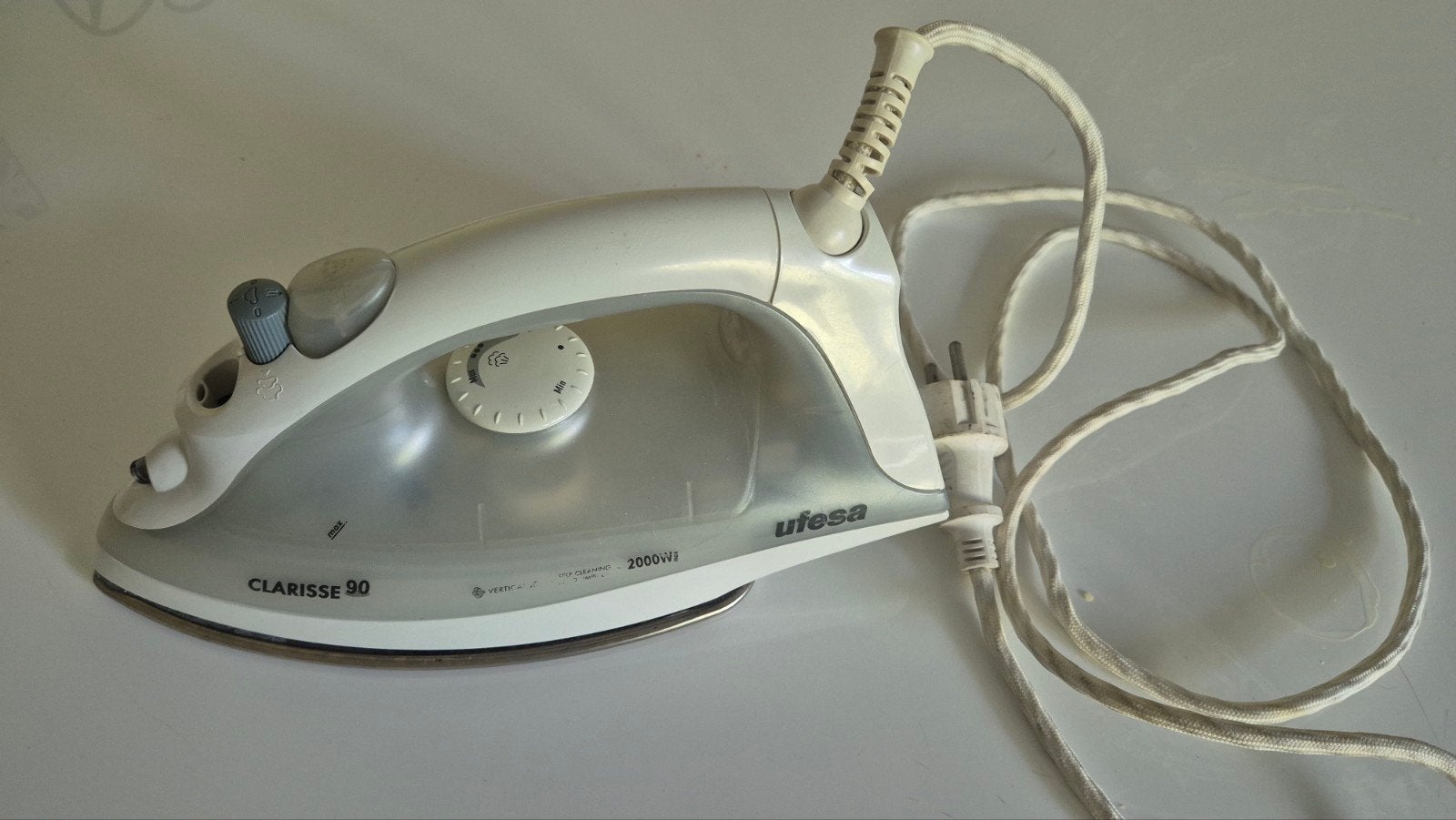 Fer à repasser vapeur Ufesa Clarisse 90 – 2000 W, Enlèvement