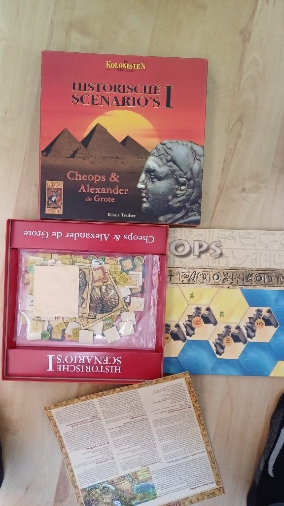 bordspel zgan Catan Historische Scenario 1 van 999 games, Hobby en Vrije tijd, Een of twee spelers, Ophalen of Verzenden, Zo goed als nieuw