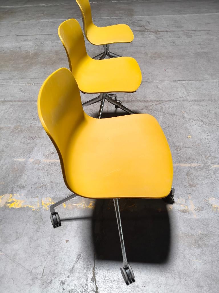 Chaise, Trois, Autres couleurs, Comme neuf, Synthétique