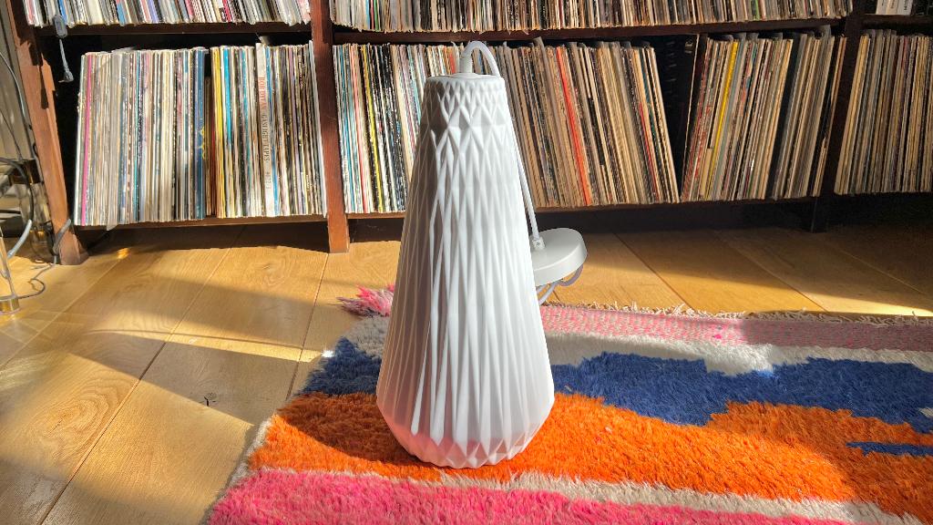 Elegante witte porseleinen hanglamp, origami, Habitat, Huis en Inrichting, Ophalen, Zo goed als nieuw, Keramiek, Modern