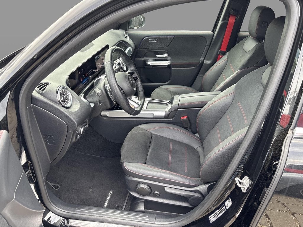 Mercedes-Benz Mercedes-AMG GLB-Klasse 35 4MATIC AMG Line | T, Auto's, Automaat, Stof, Zwart, Bedrijf