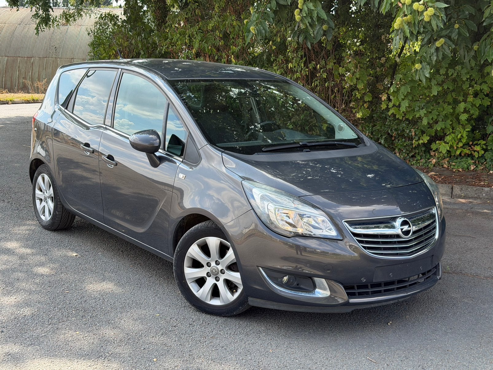 Te Huur Opel Meriva Diesel 35€ per dag, Diensten en Vakmensen, Verhuur | Auto en Motor, Personenauto