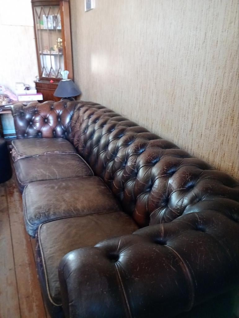 Grote *Chesterfield*-zetel, Huis en Inrichting, Ophalen