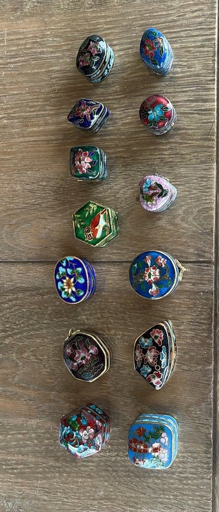 Vintage Chinees Cloisonné emaille pillendoosjes 13 stuks, Antiek en Kunst, Ophalen of Verzenden, Koper