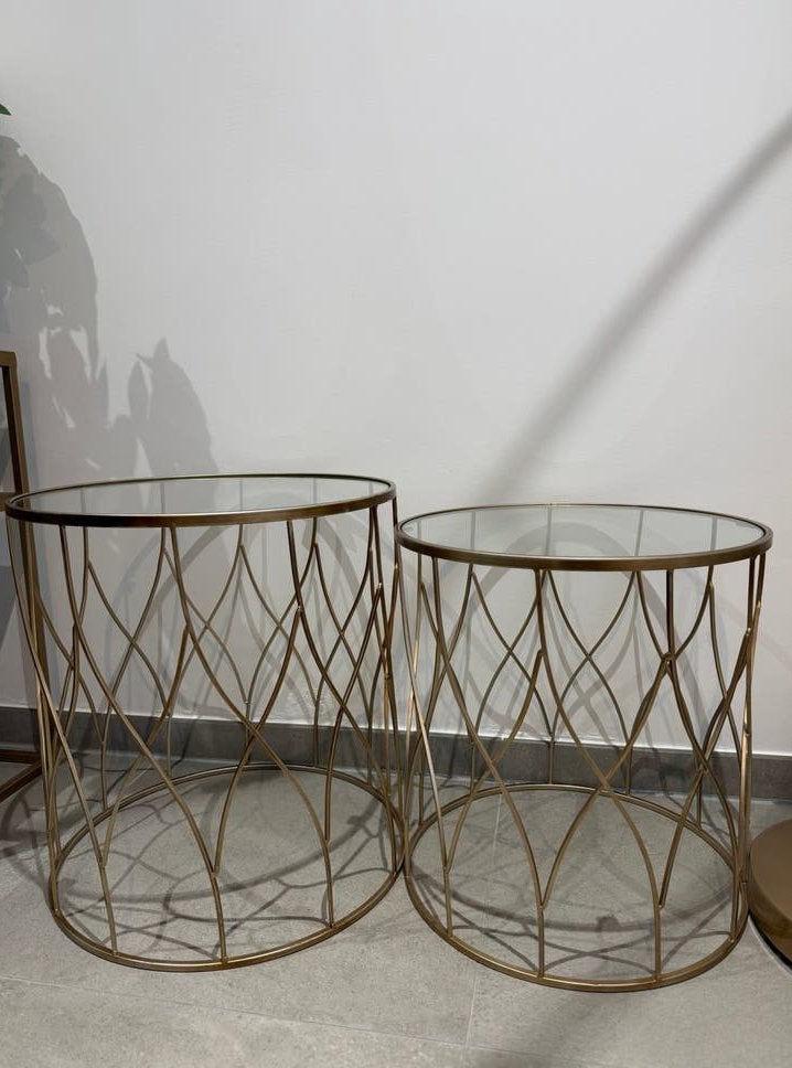 Set van 2 goudkleurige metalen bijzettafels met glazen blad, Enlèvement ou Envoi, Rond, Moins de 55 cm, Verre
