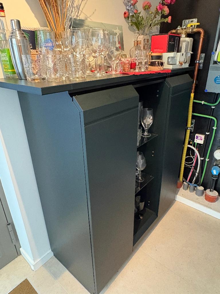 Kast van hout en glas (zwart), Huis en Inrichting, Kasten | Kleerkasten, Ophalen, 100 tot 150 cm, Glas, 100 tot 150 cm