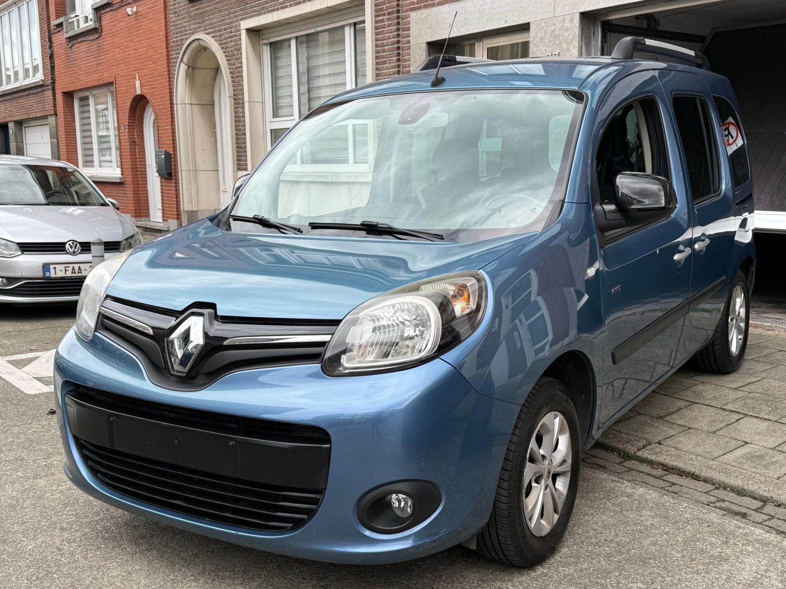 Renault kangoo limited 1.2benzine 2016 96.590km, Voorwielaandrijving, 4 cilinders, Blauw, Bedrijf