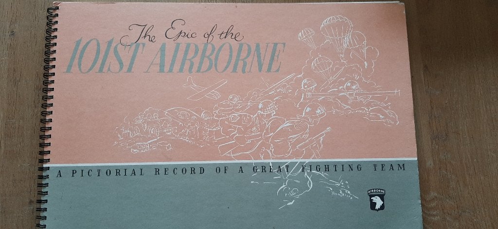 The epic of the 101ste airborne., Verzamelen, Militaria | Tweede Wereldoorlog, Ophalen of Verzenden, Luchtmacht, Boek of Tijdschrift