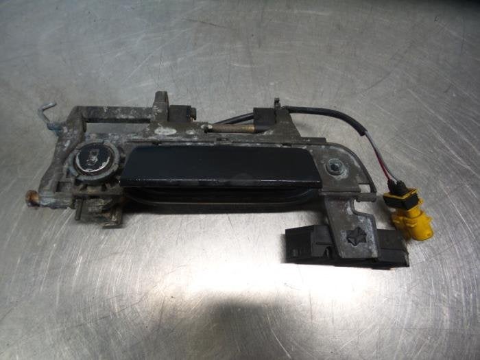 Poignée portière 2portes droite d'un BMW 3-Serie (3-Serie, -, 3 mois de garantie, Utilisé, -