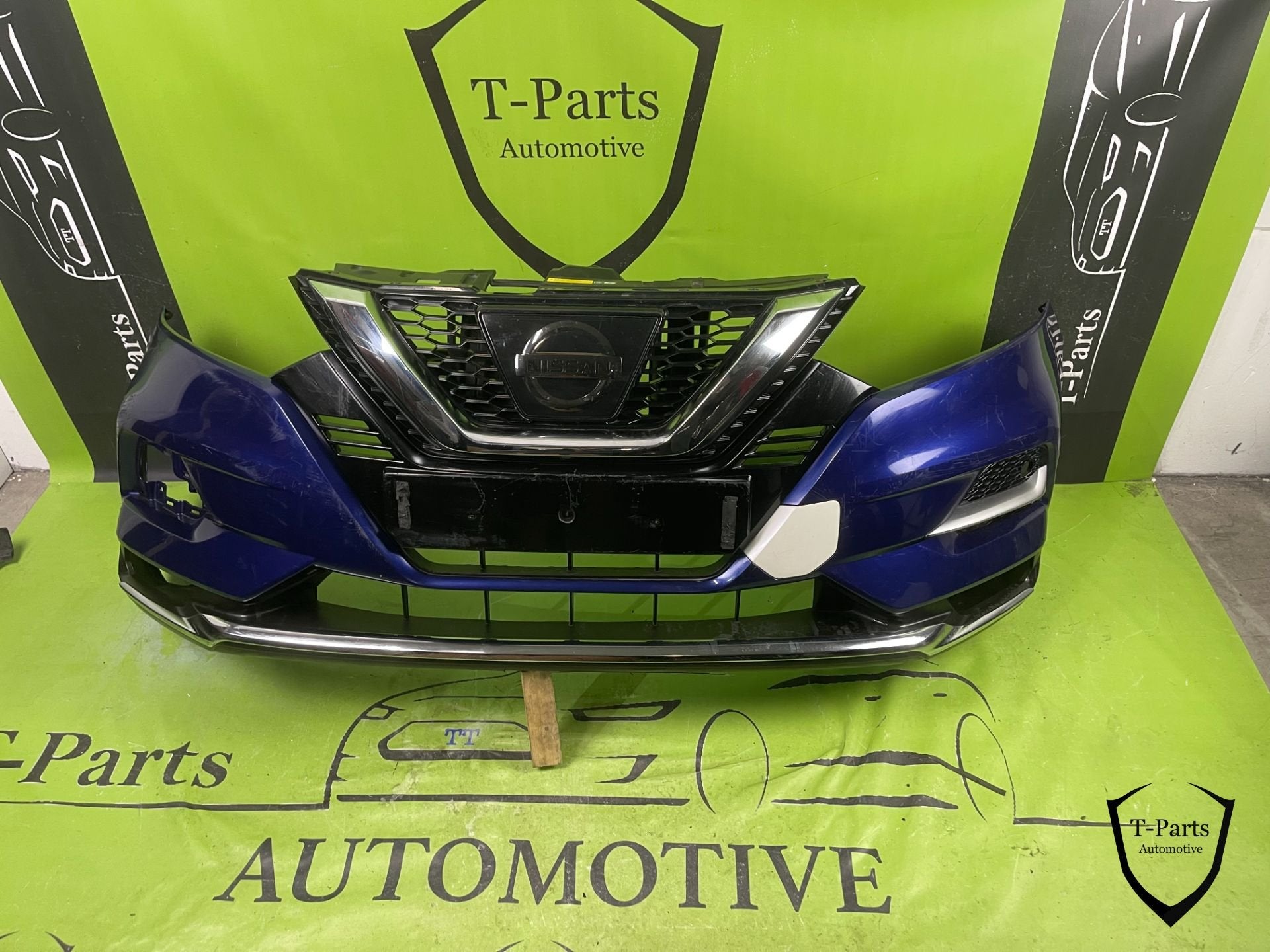 nissan qasqahi voorbumper grille bumper rooster 17+, Auto-onderdelen, Info@fabrikant.eu, Bumper, Fabrikant BV, Gebruikt