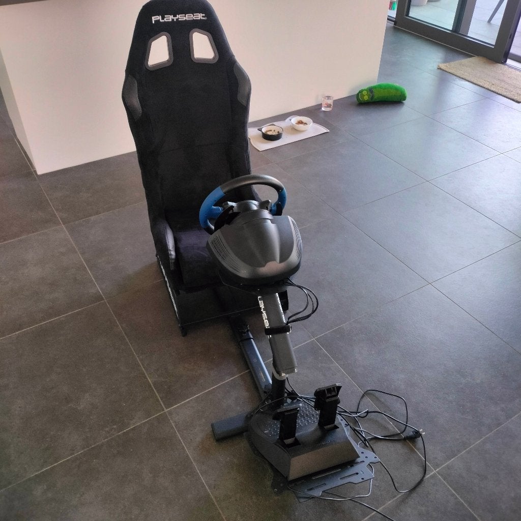Playseat + Thrustmaster T150, Games en Spelcomputers, Spelcomputers | Sony Consoles | Accessoires, Ophalen, Zo goed als nieuw