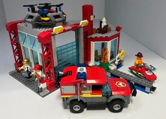 Lego City 60215 - brandweerkazerne, City, Lego, Overige typen, Ophalen of Verzenden