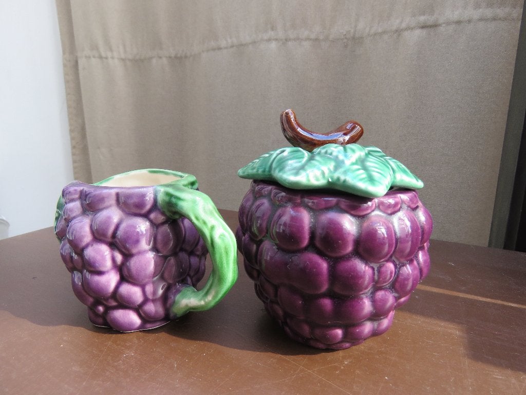 Majolica barbotine druiven suiker & melkpot, Ophalen of Verzenden
