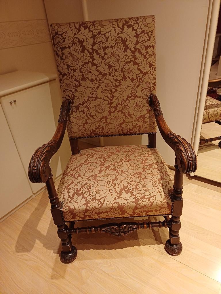 2 Antieke stoelen 25.00€/stoel, Ophalen