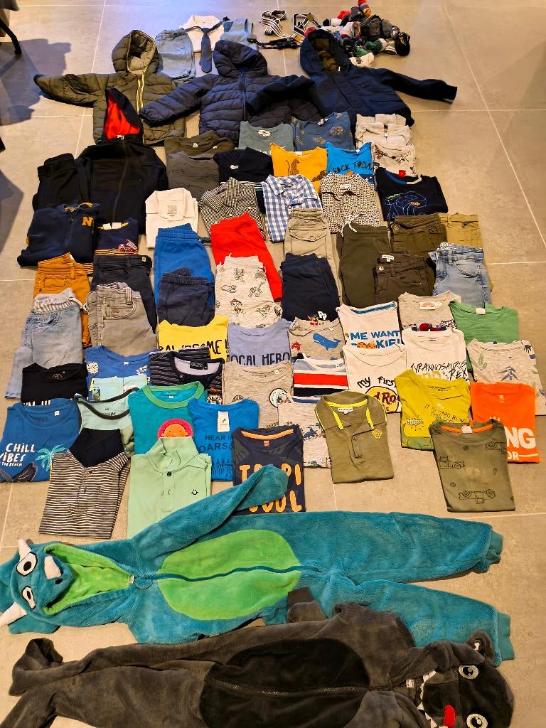 kinderkleren jongen maat 110 (doos), Enlèvement ou Envoi, Utilisé, Garçon, Autres types