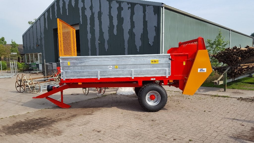 Mestkar / mestverspreider 4 ton, Ophalen
