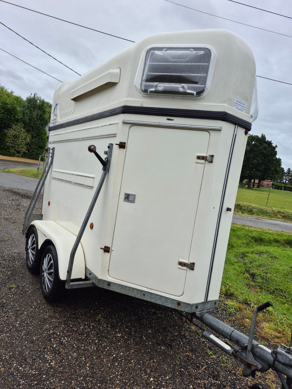 1 5 paardentrailer polyester LEES BESCHRIJVING, Animaux & Accessoires, Chevaux & Poneys | Semi-remorques & Remorques, Enlèvement ou Envoi