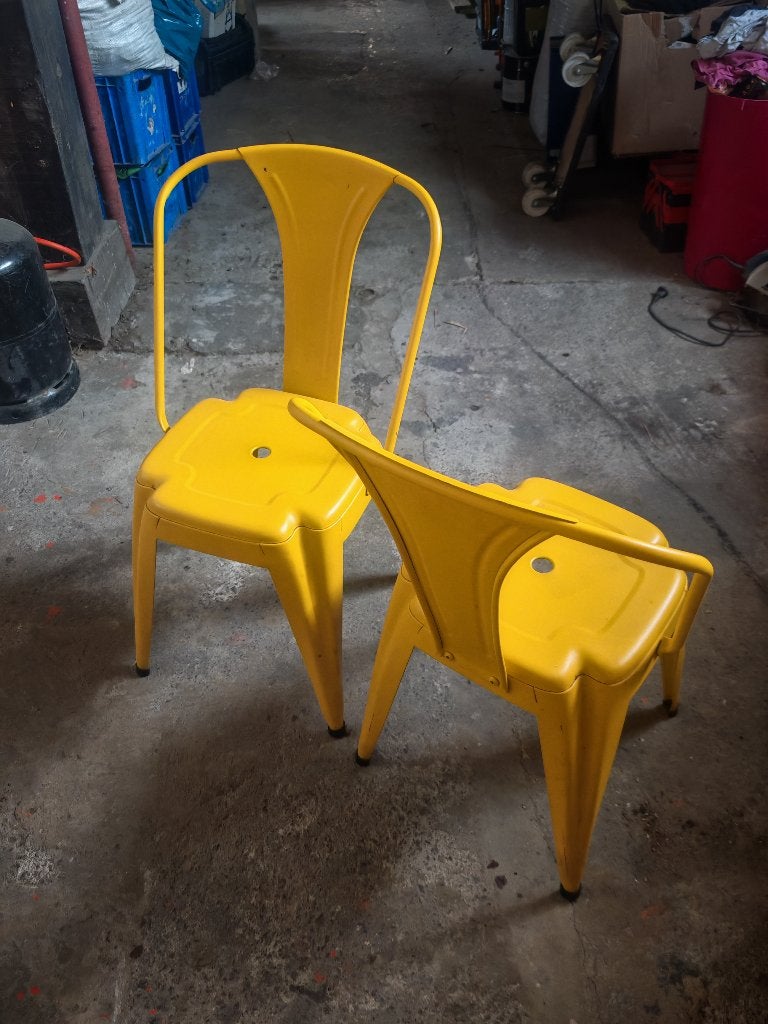 2 chaises industrielles métal jaune – style Tolix, Maison & Meubles, Autres couleurs, Comme neuf, Deux, Enlèvement
