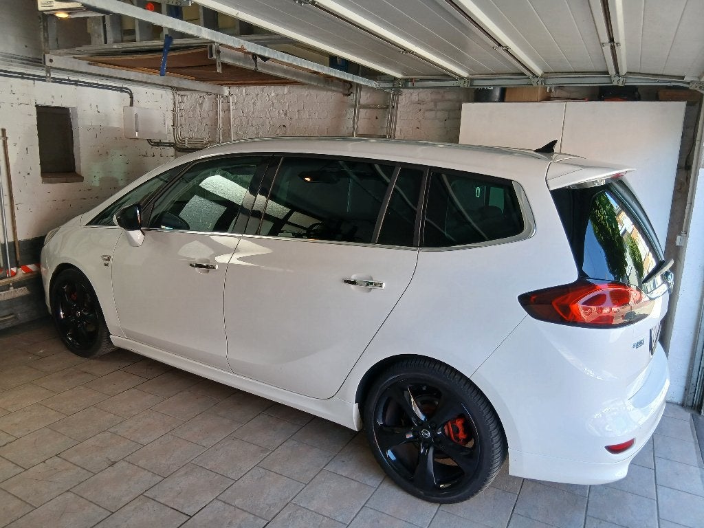 Opel zafira turer opc line 1.4 ess gpl 2012, Voorwielaandrijving, 139 g/km, 4 cilinders, 1650 kg