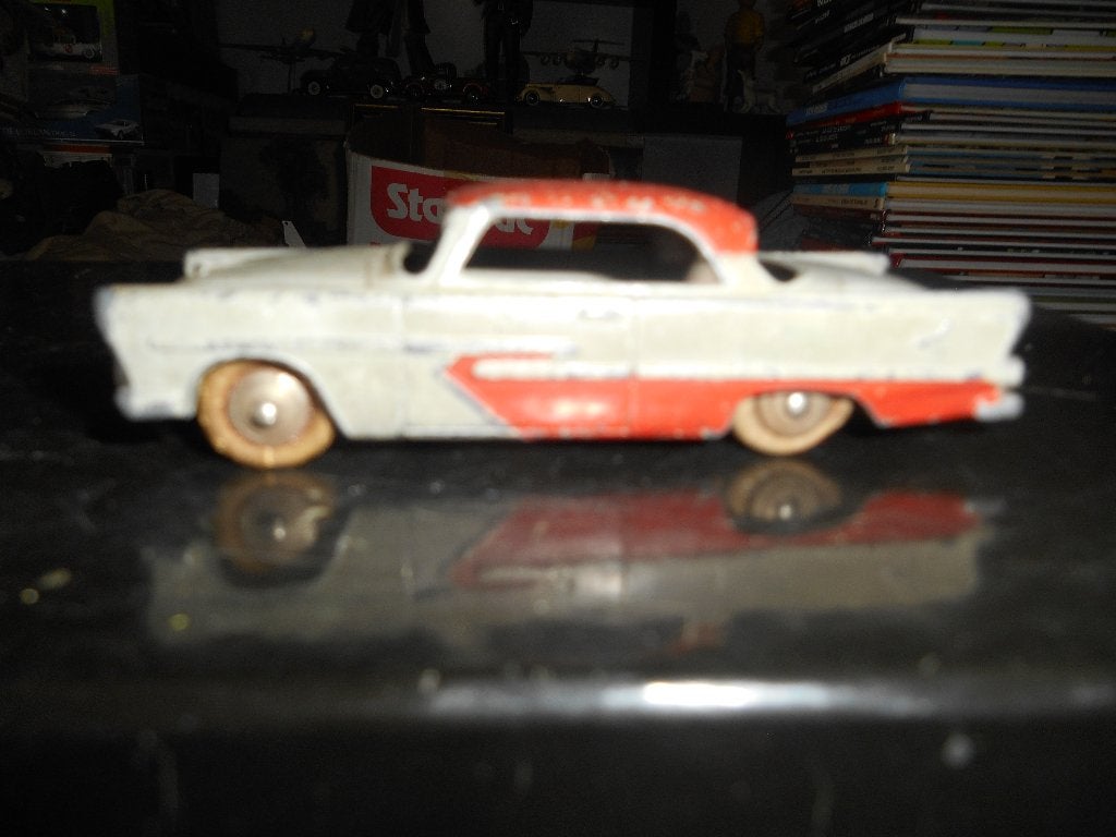Dinky Toys Plymouth Belvedere 24D, Hobby & Loisirs créatifs, Enlèvement ou Envoi, Dinky Toys