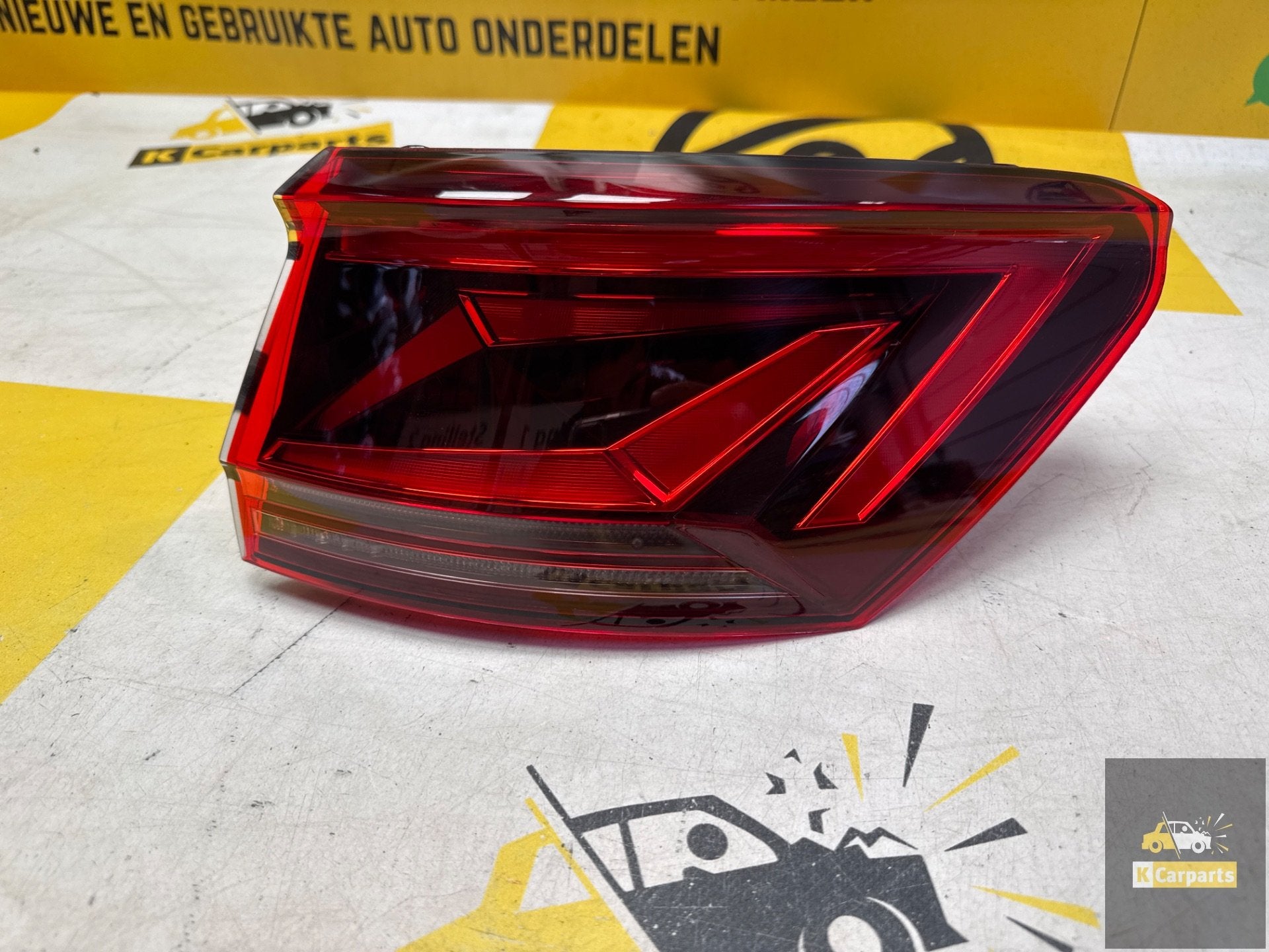 Feu arri re droit Volkswagen Touareg 760945208C, Info@fabrikant.eu, Fabrikant BV, Utilisé, Fabrikantstraat 1
1000 AA  Amsterdam, NL
