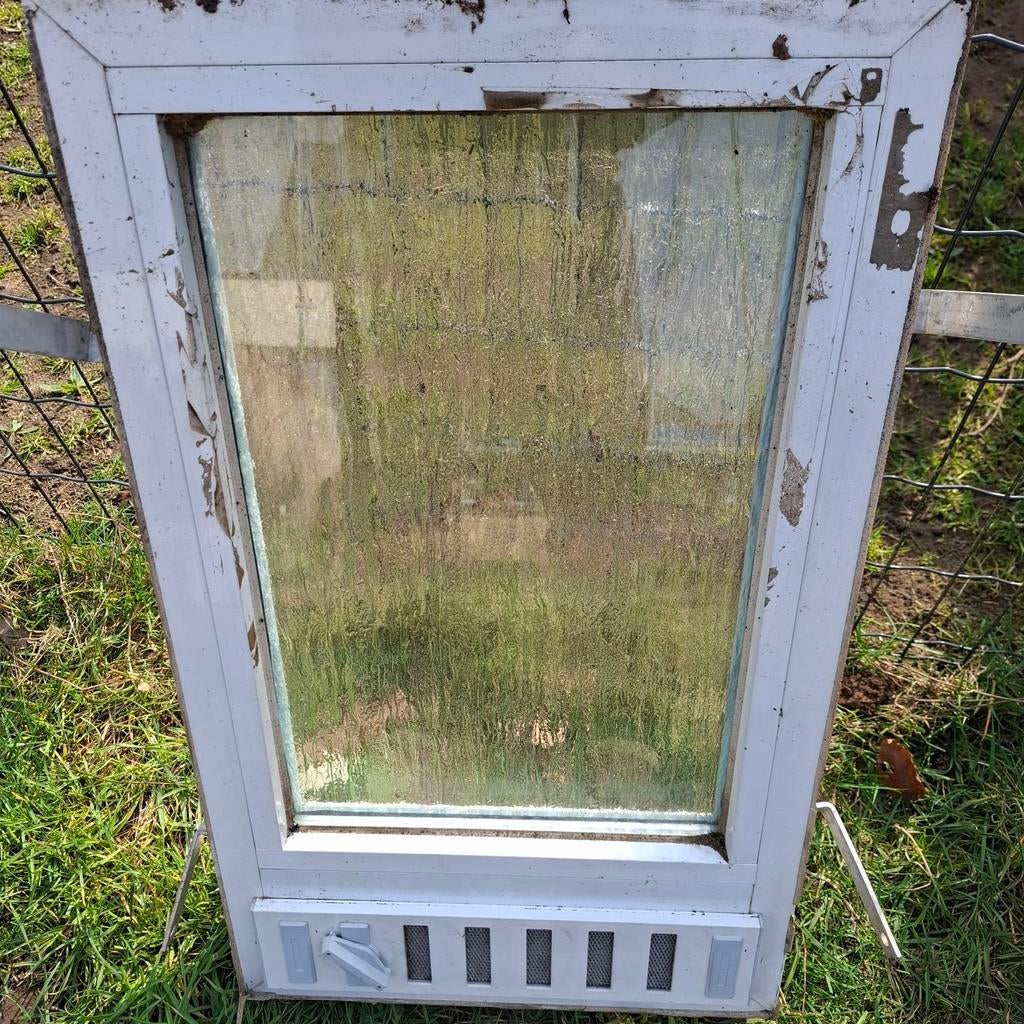 Raam voor wc of badkamer, Doe-het-zelf en Bouw, Ophalen